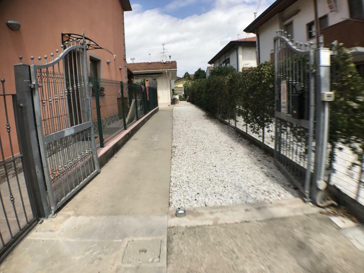 Casa Vacanze Vespucci Torre del Lago Puccini Exterior photo